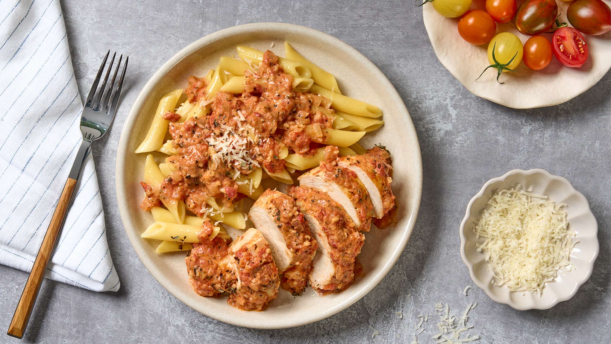 Chicken in tomato and mascarpone sauce recipe | Schwartz