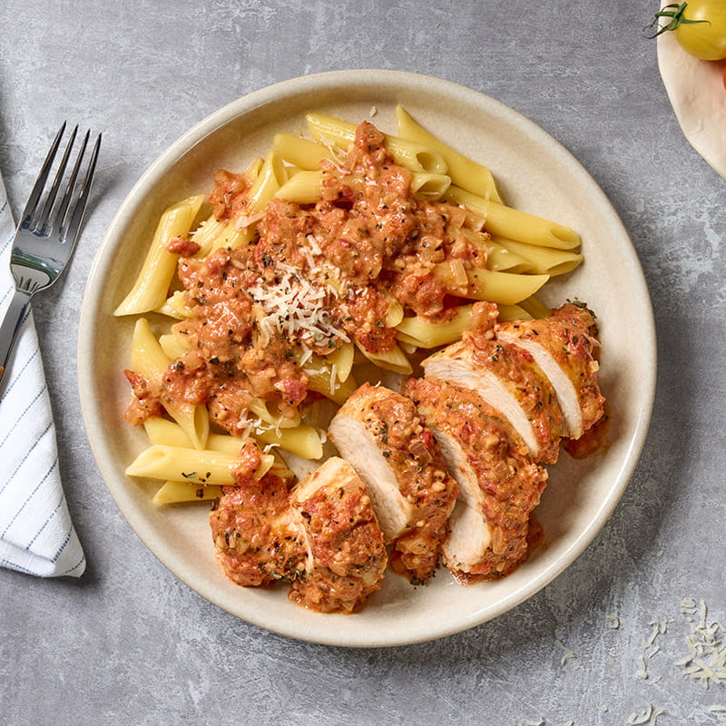 Chicken in tomato and mascarpone sauce recipe | Schwartz